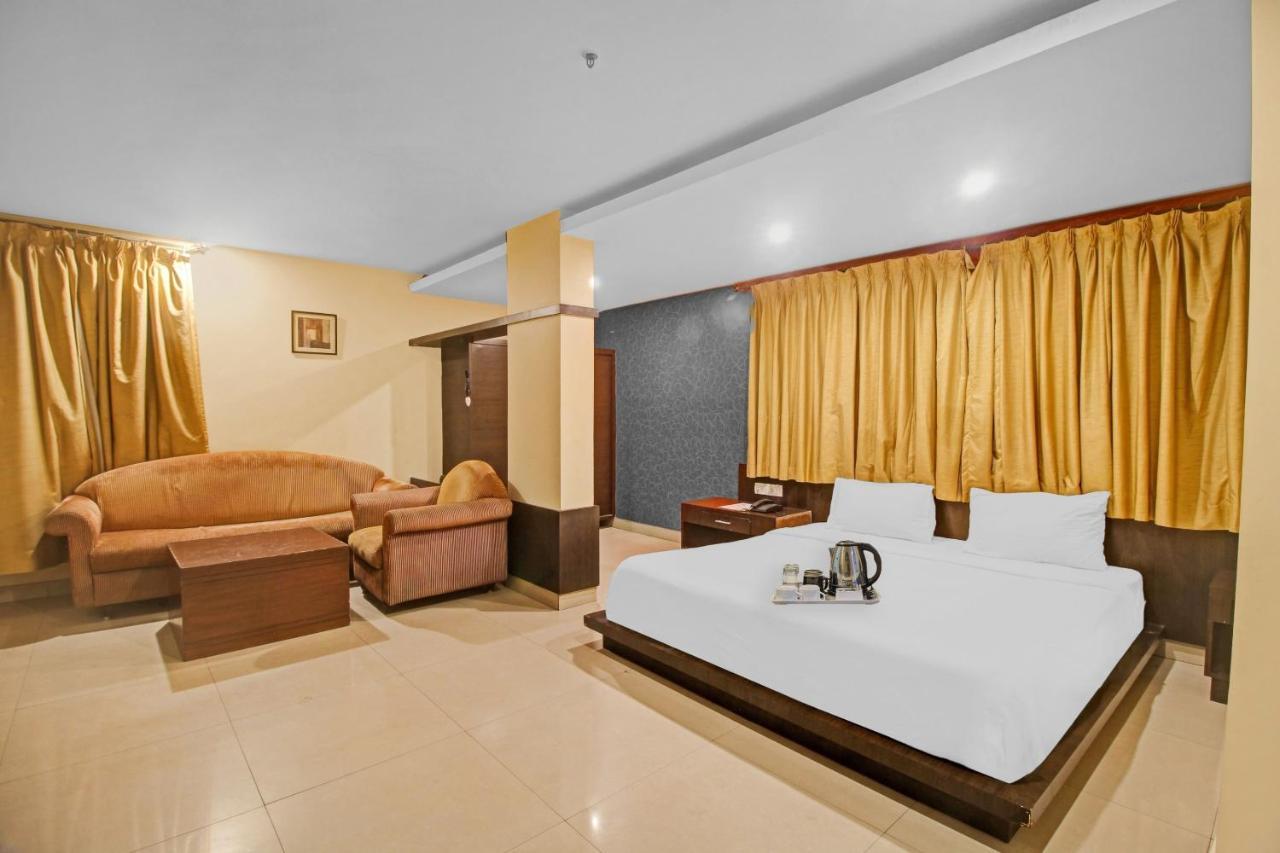 Townhouse The Grand Plaza Hotel Hyderabad Ngoại thất bức ảnh