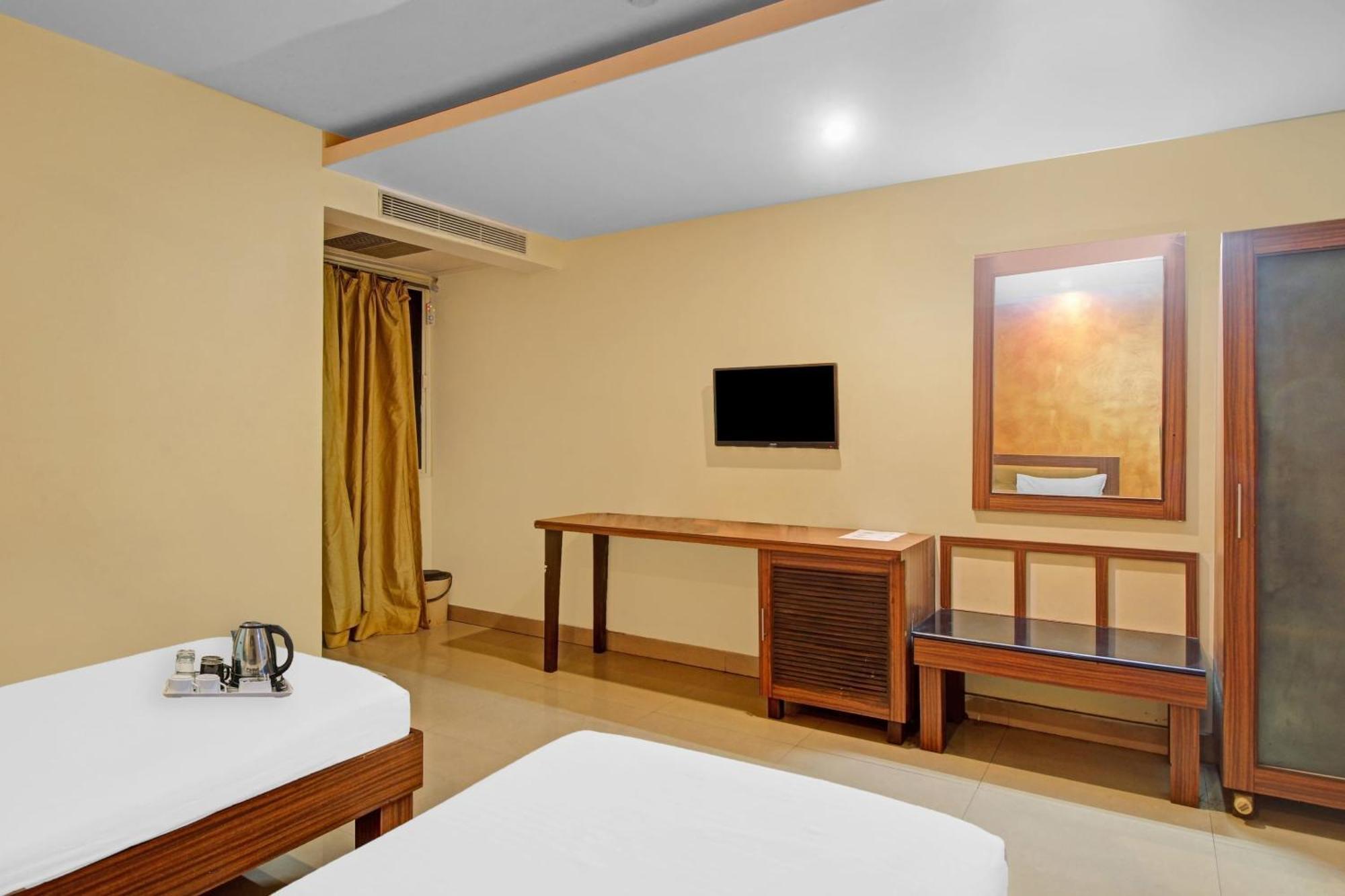 Townhouse The Grand Plaza Hotel Hyderabad Ngoại thất bức ảnh