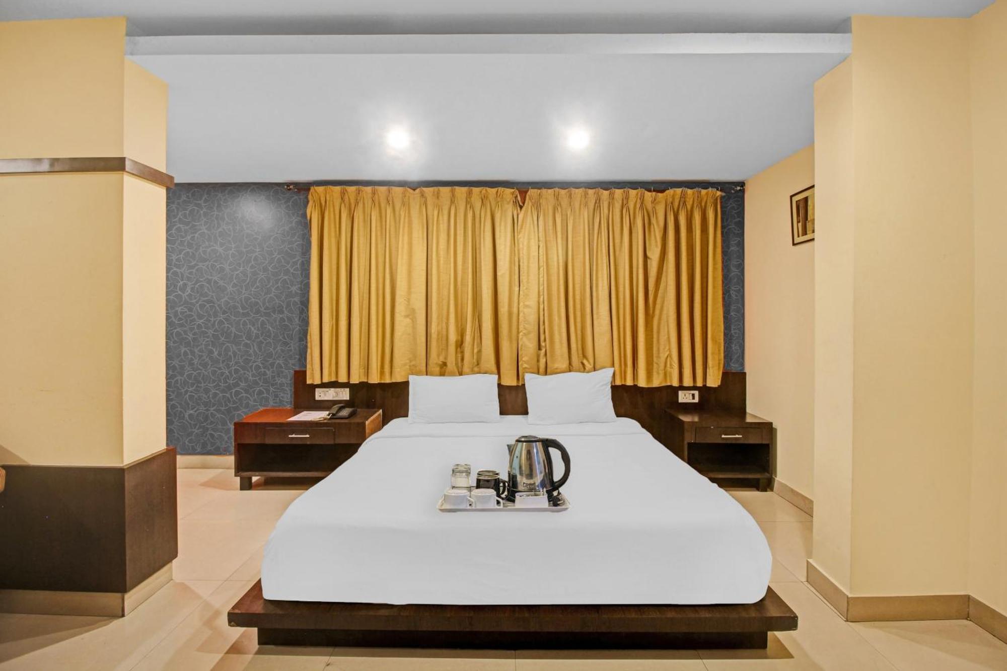 Townhouse The Grand Plaza Hotel Hyderabad Ngoại thất bức ảnh