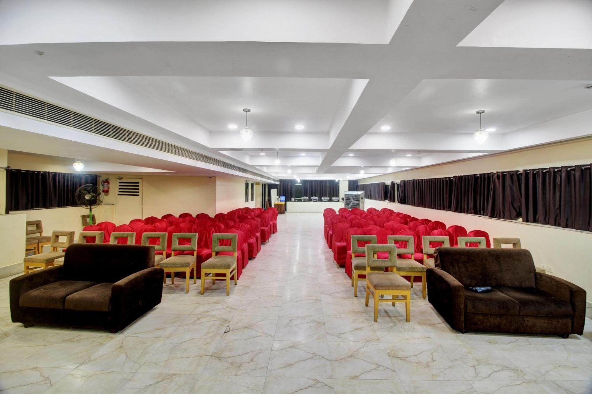 Townhouse The Grand Plaza Hotel Hyderabad Ngoại thất bức ảnh