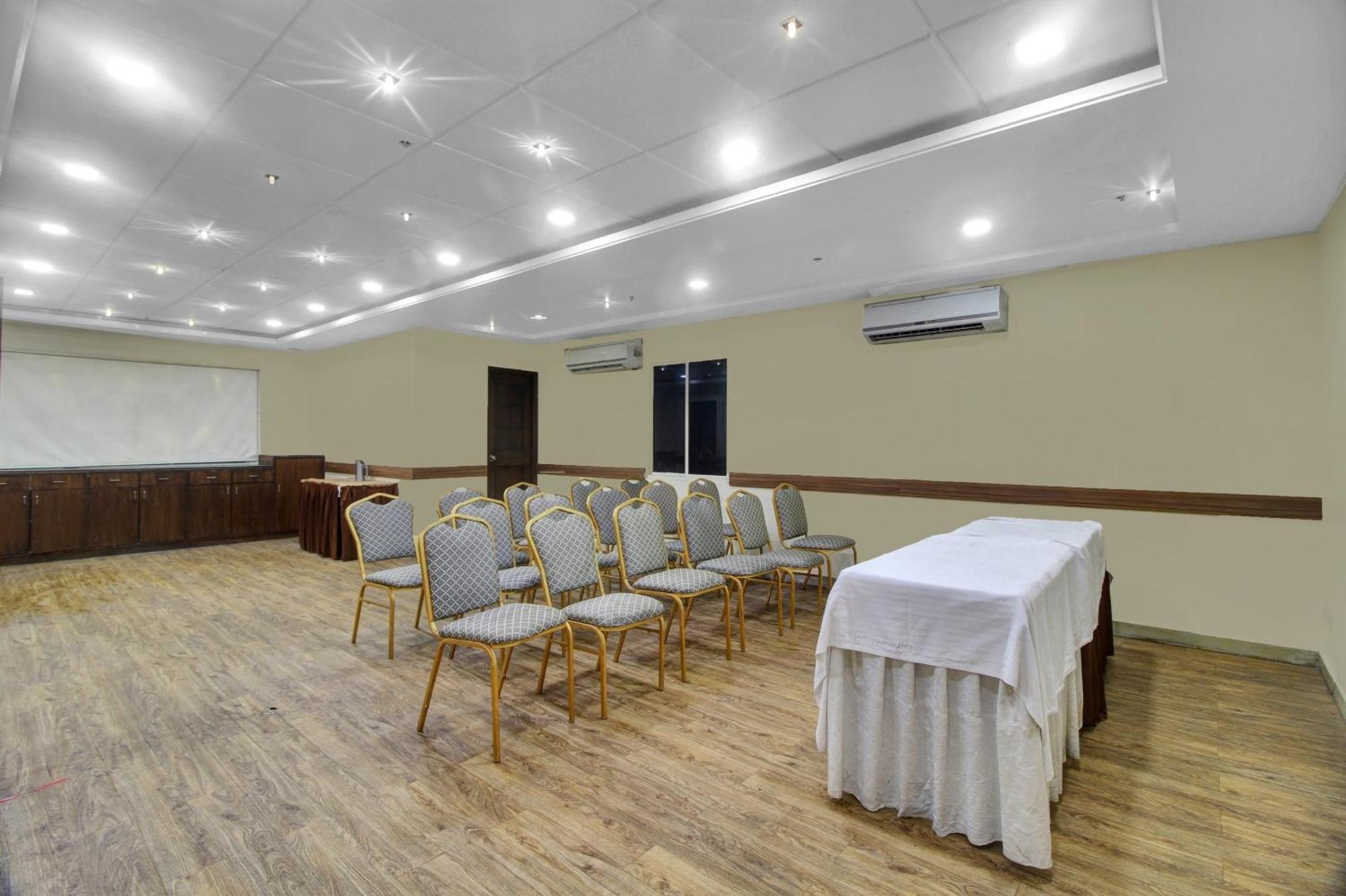 Townhouse The Grand Plaza Hotel Hyderabad Ngoại thất bức ảnh