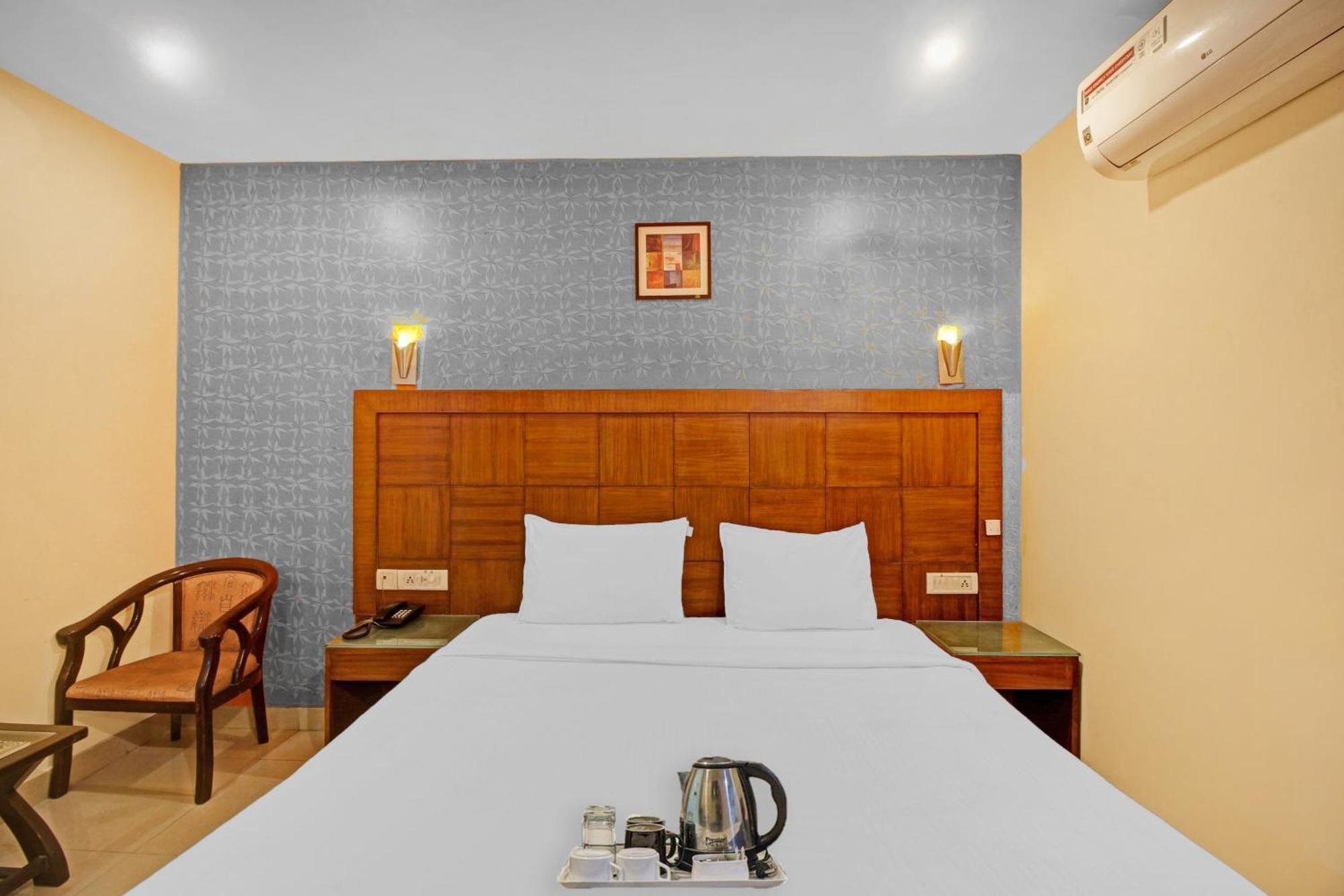 Townhouse The Grand Plaza Hotel Hyderabad Ngoại thất bức ảnh