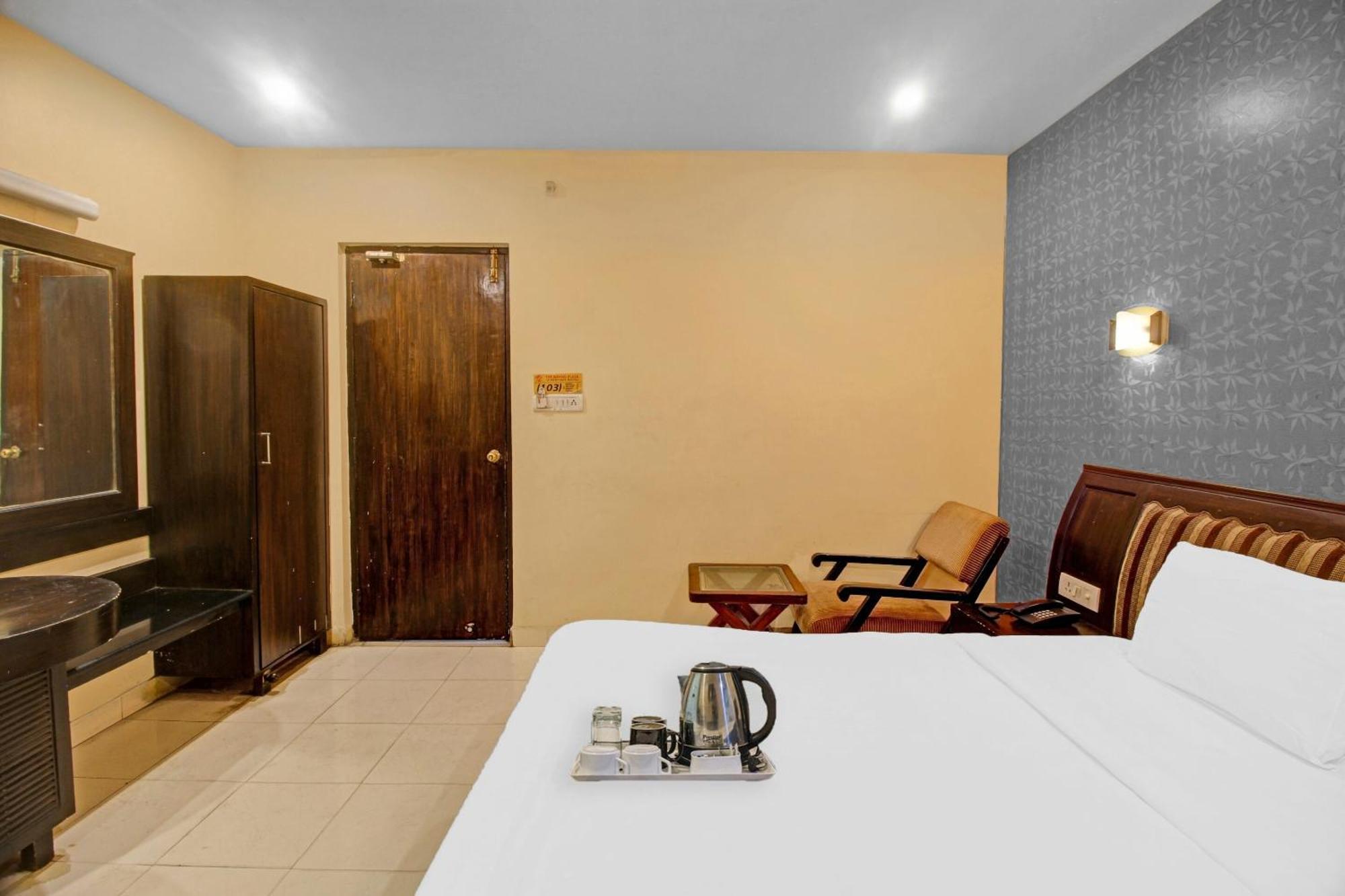 Townhouse The Grand Plaza Hotel Hyderabad Ngoại thất bức ảnh