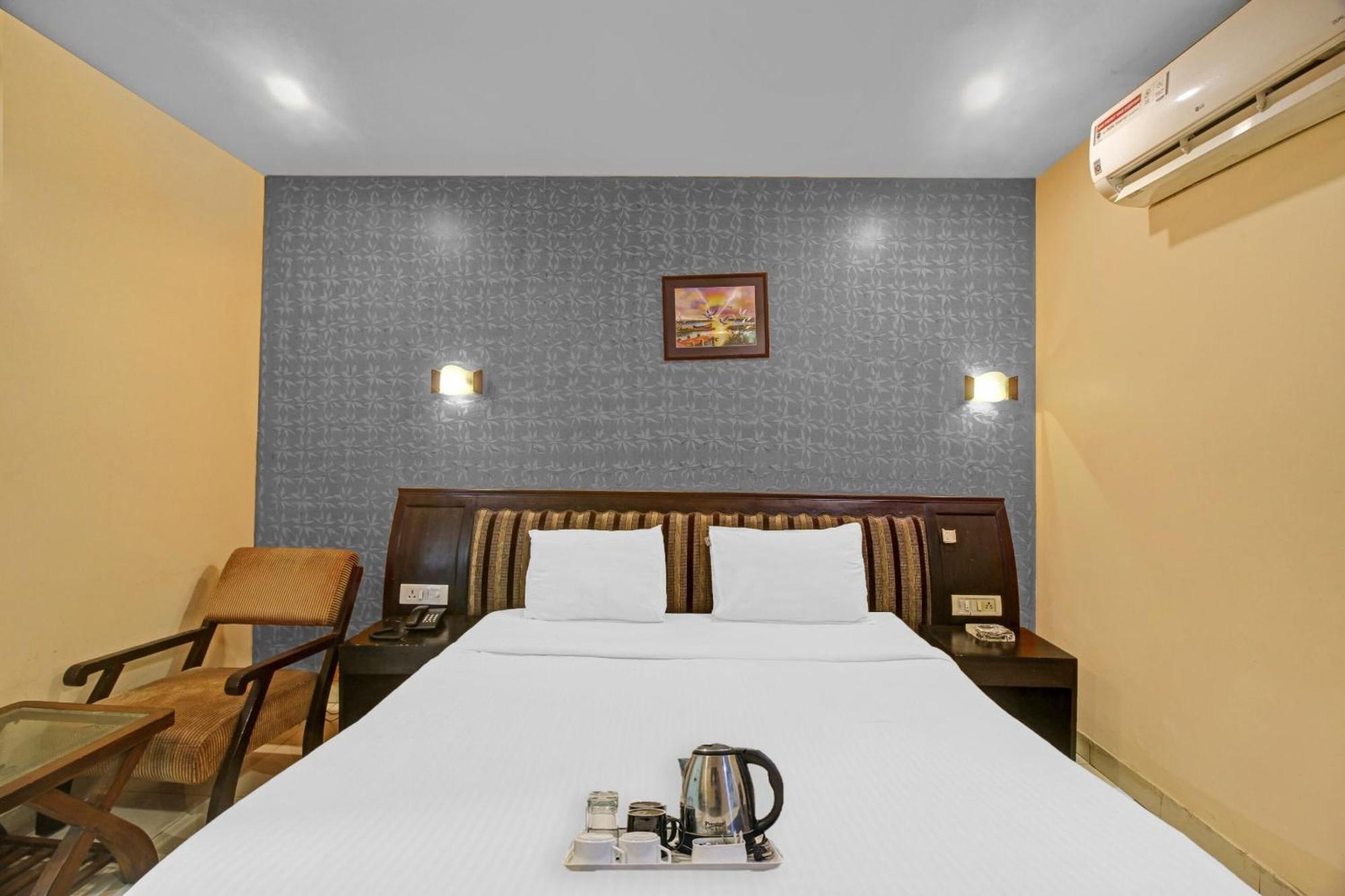 Townhouse The Grand Plaza Hotel Hyderabad Ngoại thất bức ảnh