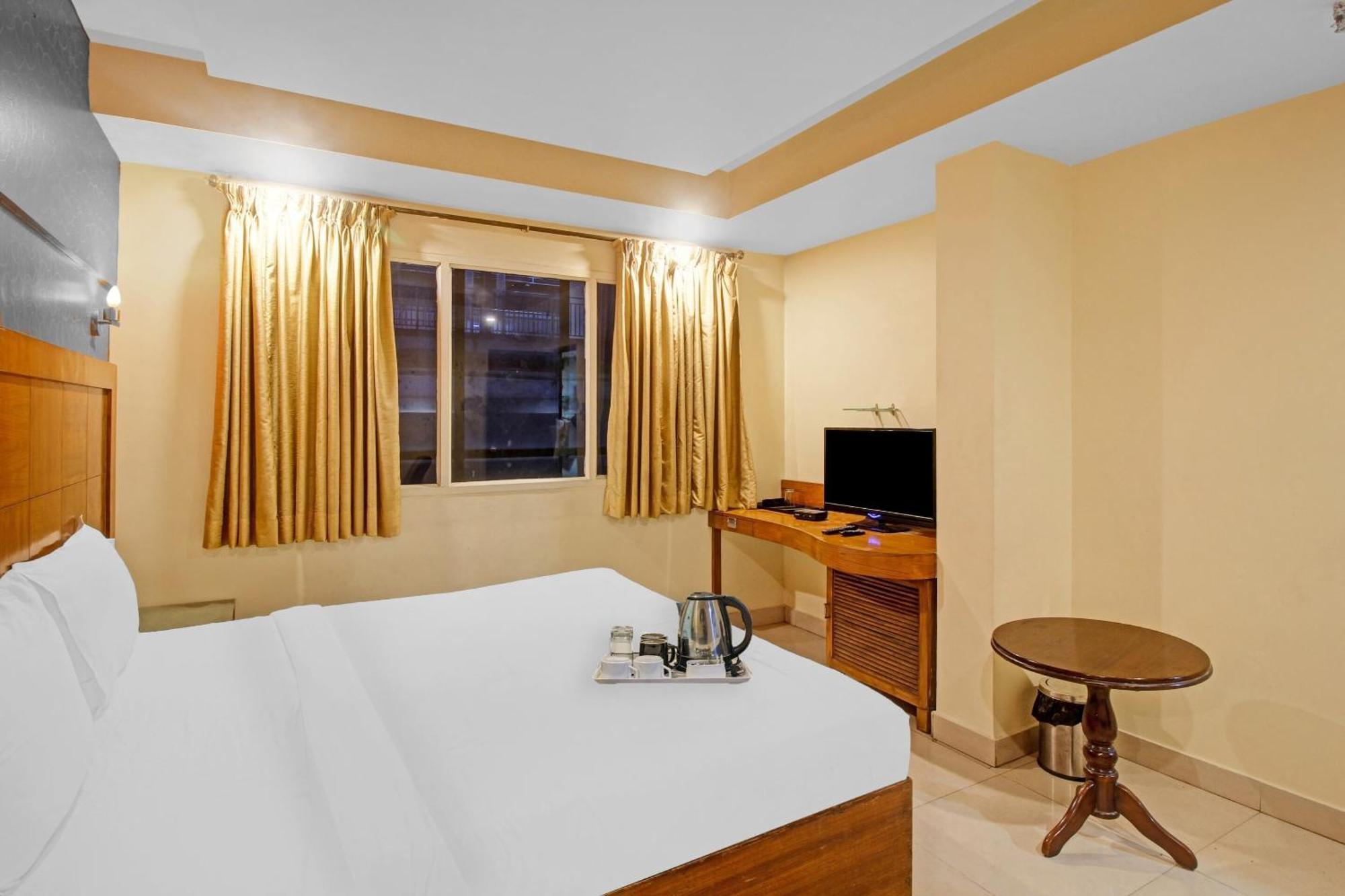 Townhouse The Grand Plaza Hotel Hyderabad Ngoại thất bức ảnh