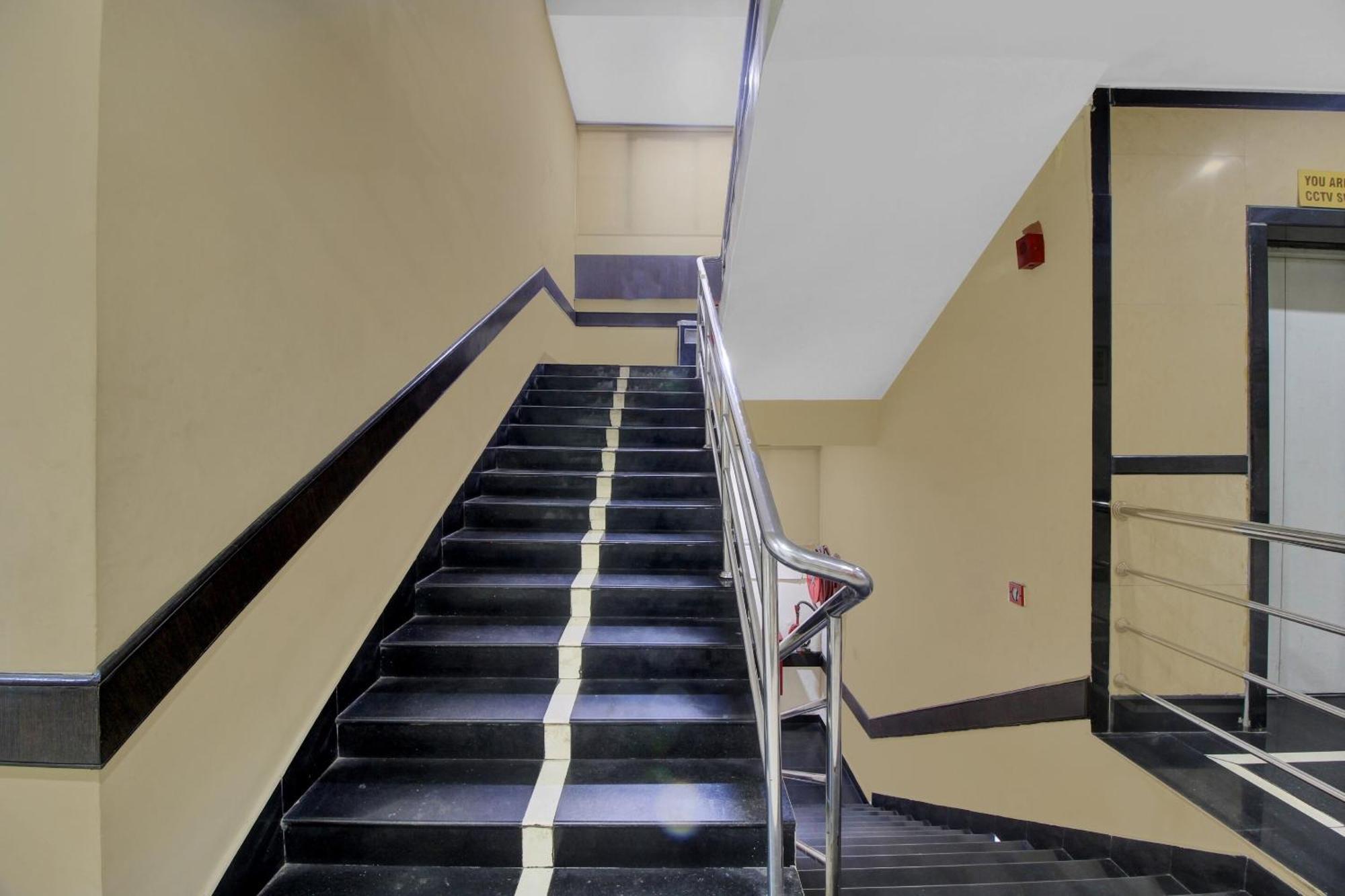 Townhouse The Grand Plaza Hotel Hyderabad Ngoại thất bức ảnh