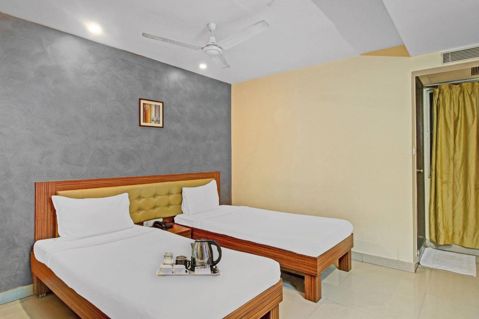 Townhouse The Grand Plaza Hotel Hyderabad Ngoại thất bức ảnh